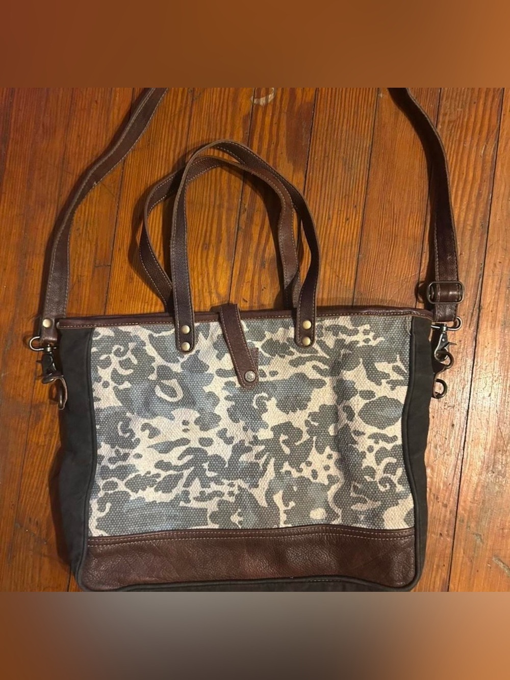 Myra Bag: Tote/Purse